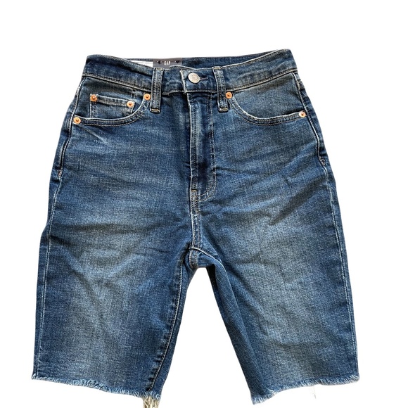 ❤️ GAP BERMUDA DENIM SHORTS SIZE 24 MEDIUM WASH NEW - Picture 1 of 4